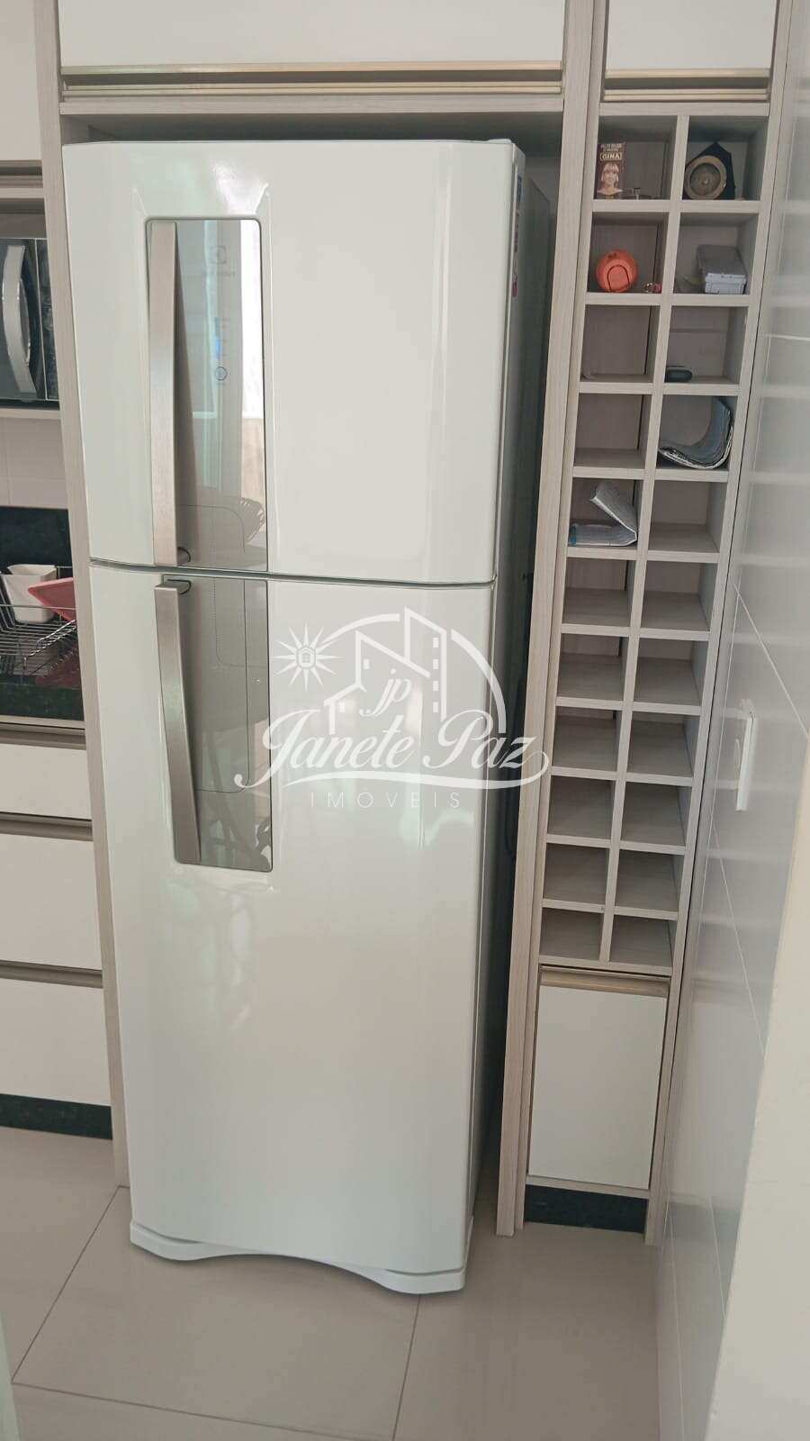 Apartamento à venda com 3 quartos - ,