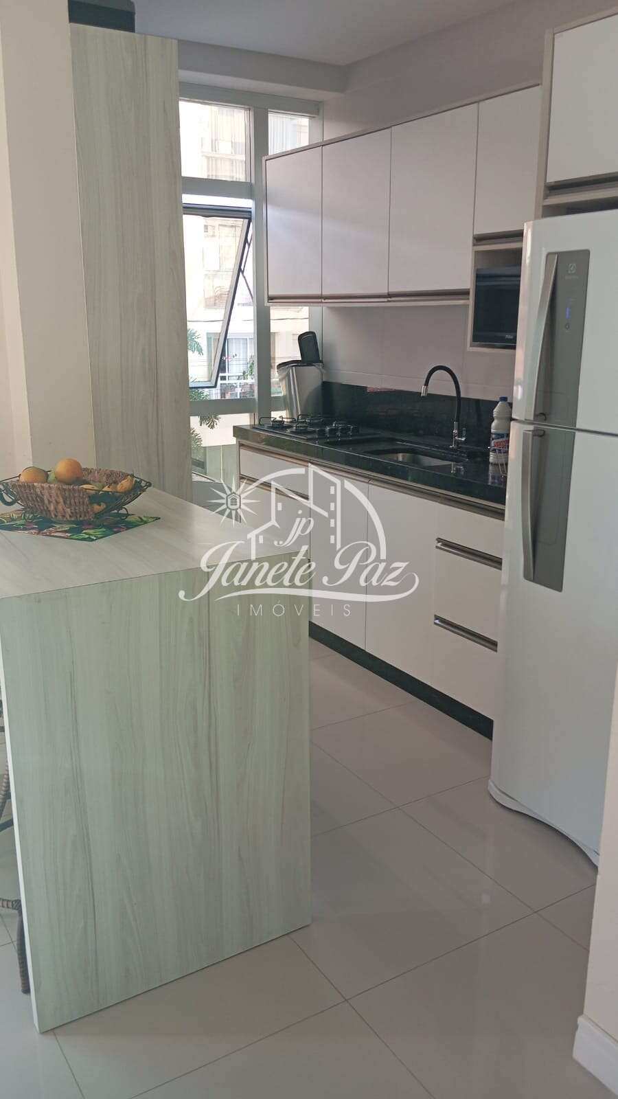 Apartamento à venda com 3 quartos - ,