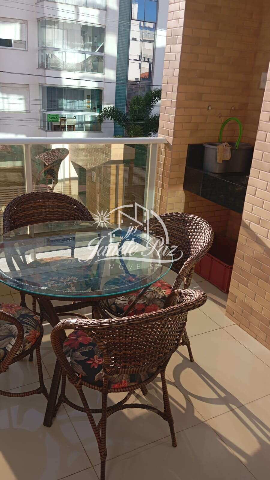 Apartamento à venda com 3 quartos - ,