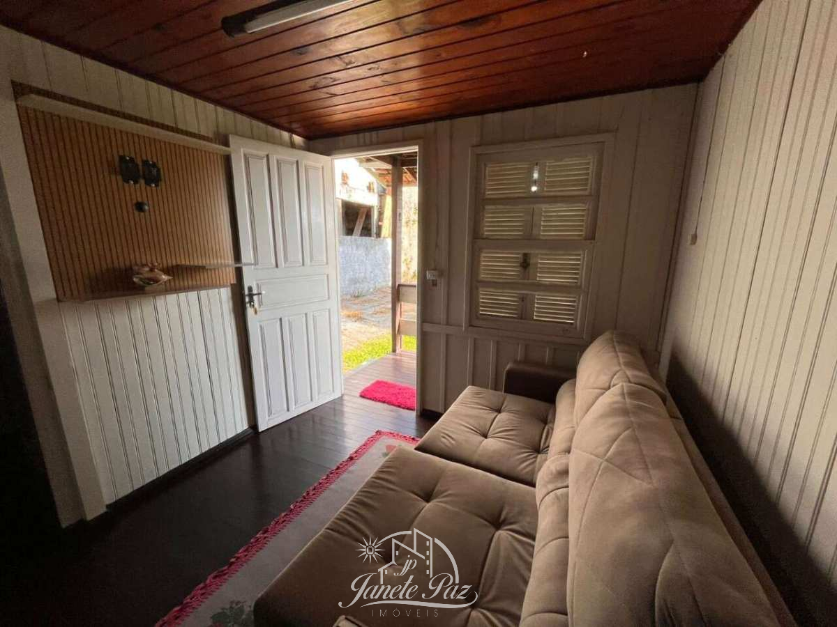  - Casa à venda, com 2 quartos, 400m²