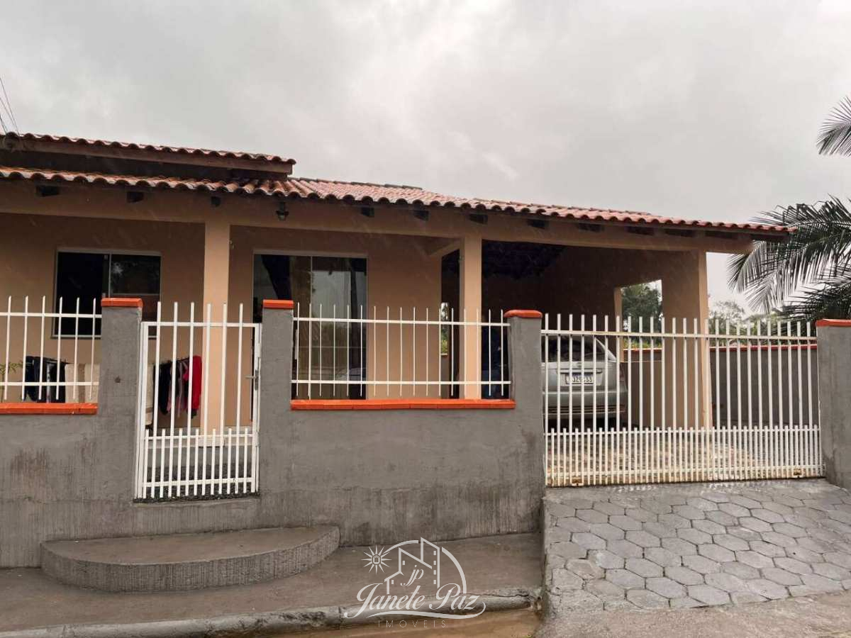 Casa à venda com 2 quartos, 70m²m² - ,
