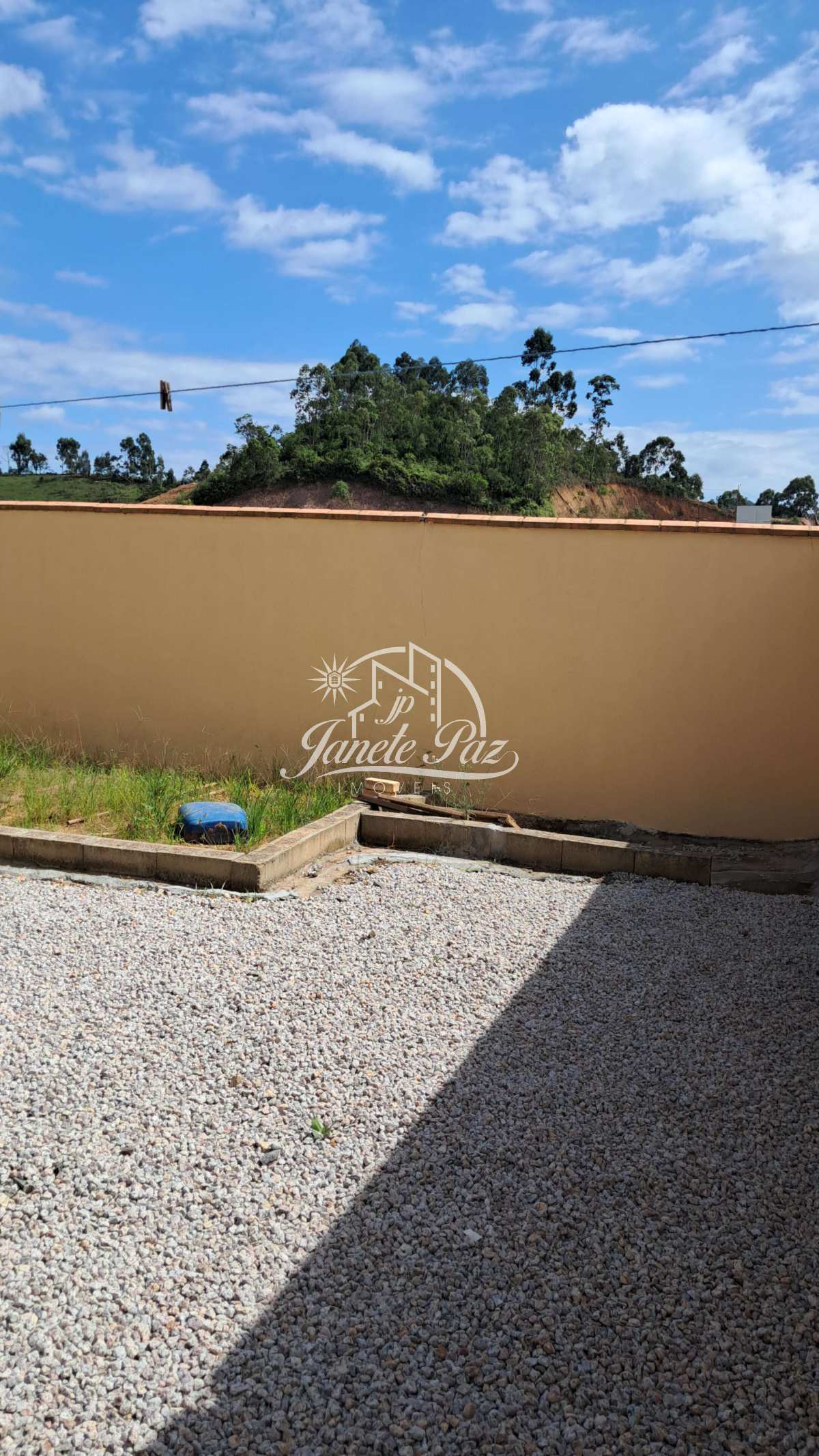  - Casa à venda, com 2 quartos, 60m²