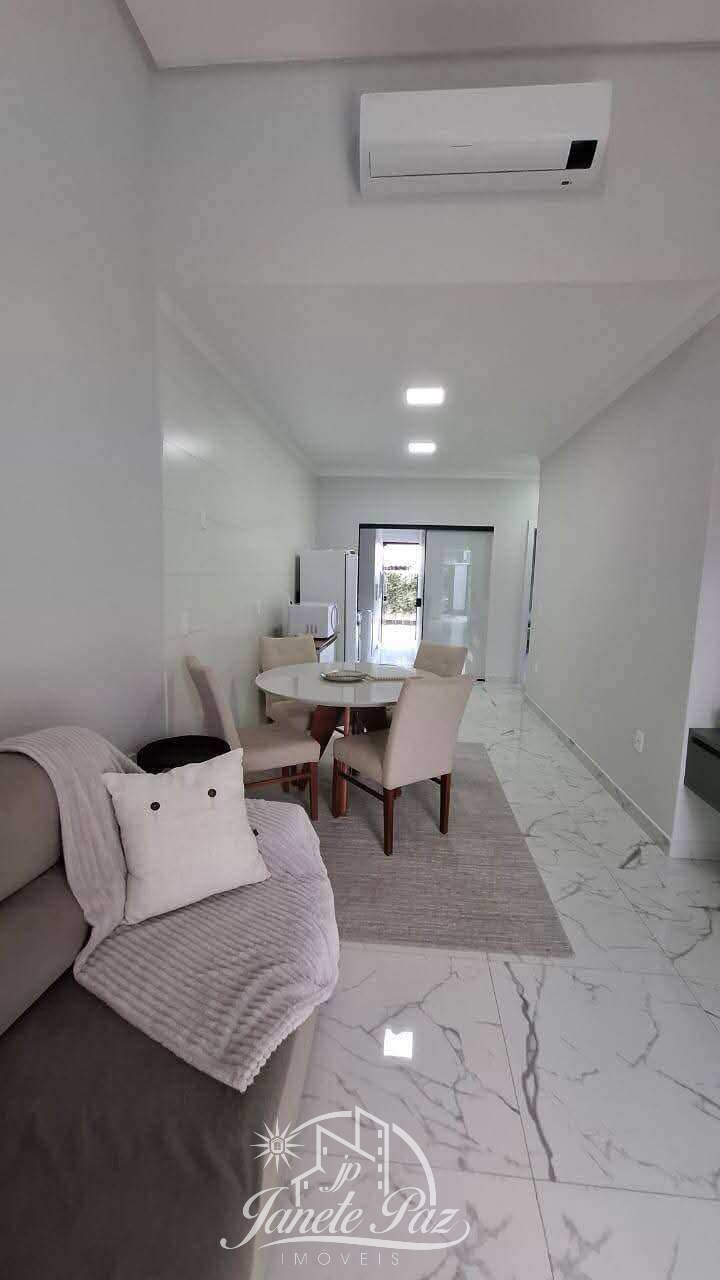 Casa à venda com 2 quartos, 79m²m² - ,