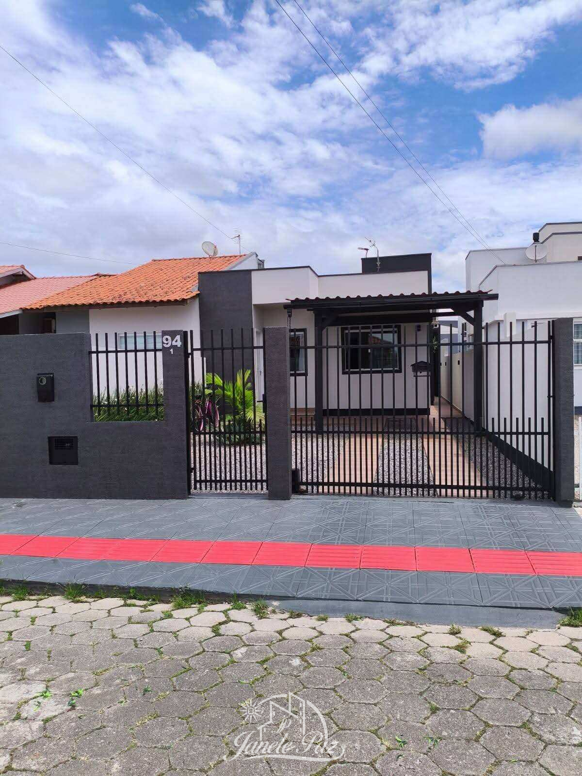 Casa à venda com 2 quartos, 140m²m² - ,