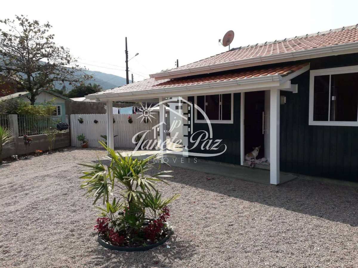 Casa à venda com 2 quartos, 74 m²m² - ,