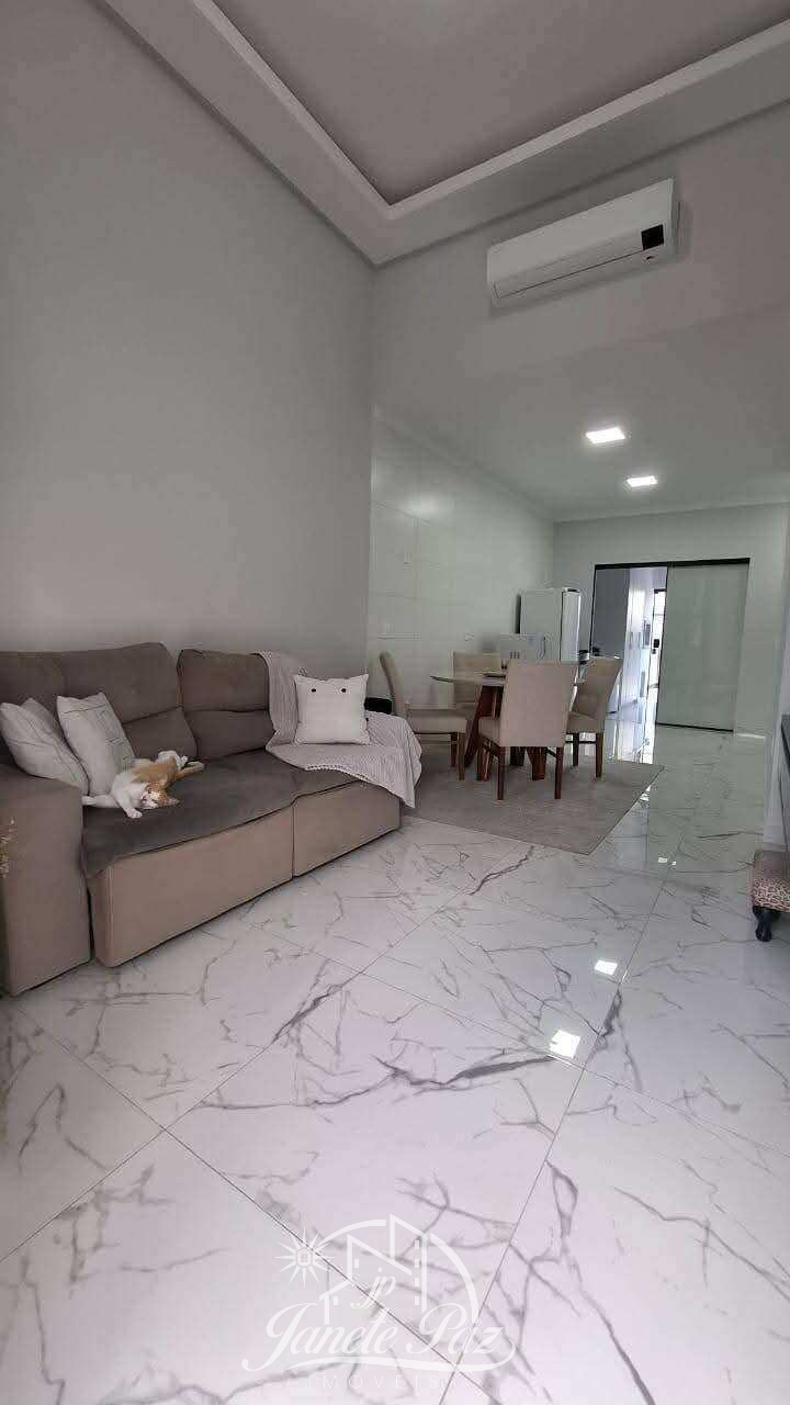 Casa à venda com 2 quartos, 79m²m² - ,