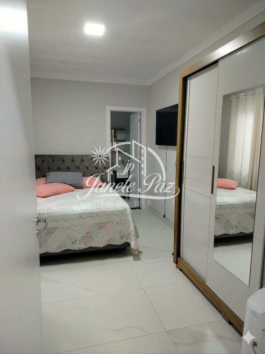 Casa à venda com 3 quartos, 96 m²m² - ,