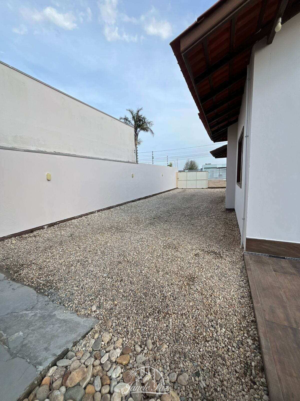  - Casa à venda, com 3 quartos, 130m²m²