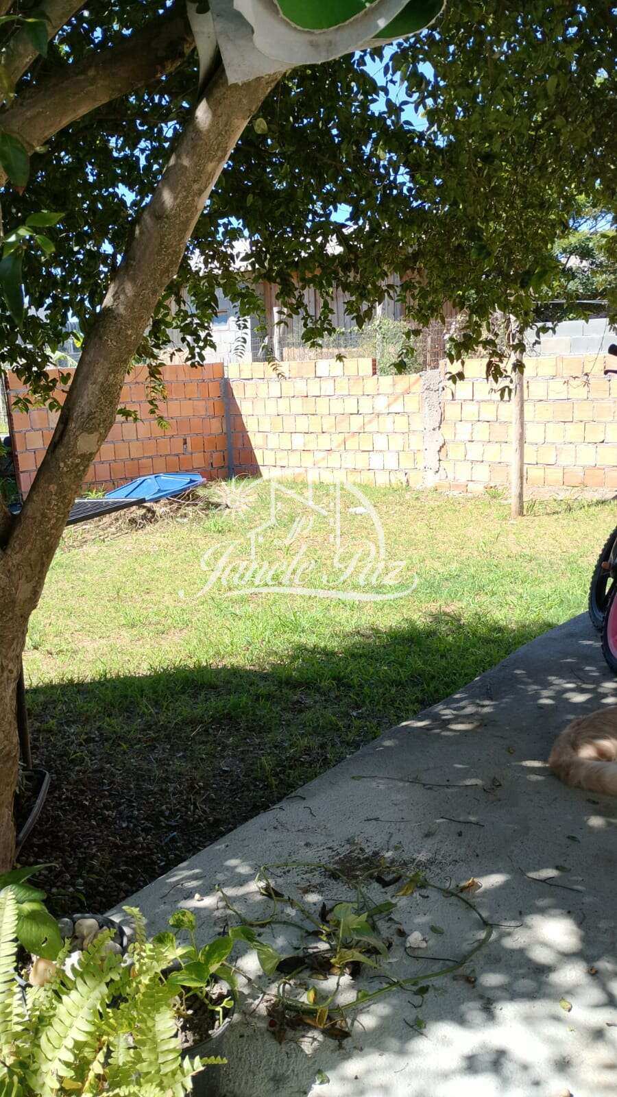 Casa à venda com 3 quartos - ,