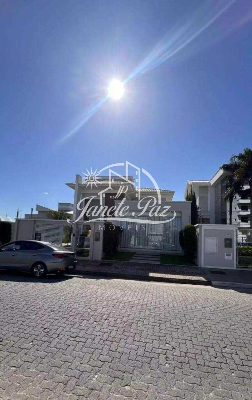 Casa à venda com 3 quartos, 222m² - ,