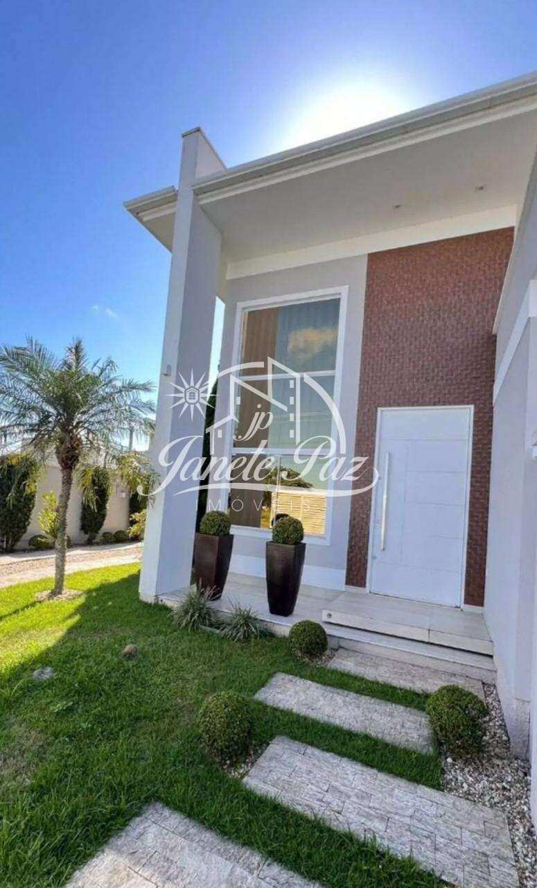  - Casa à venda, com 3 quartos, 222m²