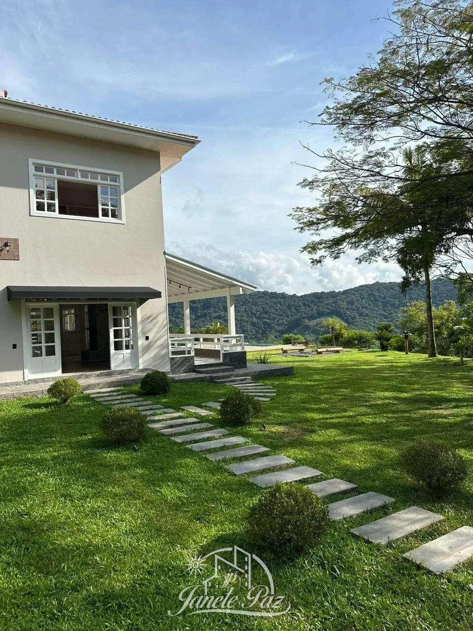 Casa à venda com 5 quartos, 520ha - ,