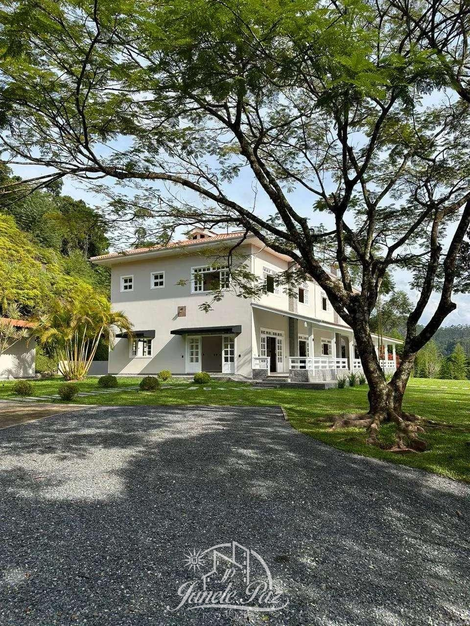 Casa à venda com 5 quartos, 520ha - ,