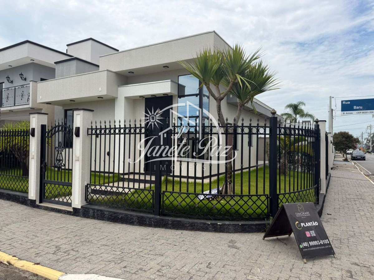 Casa à venda com 3 quartos, 107m² - ,