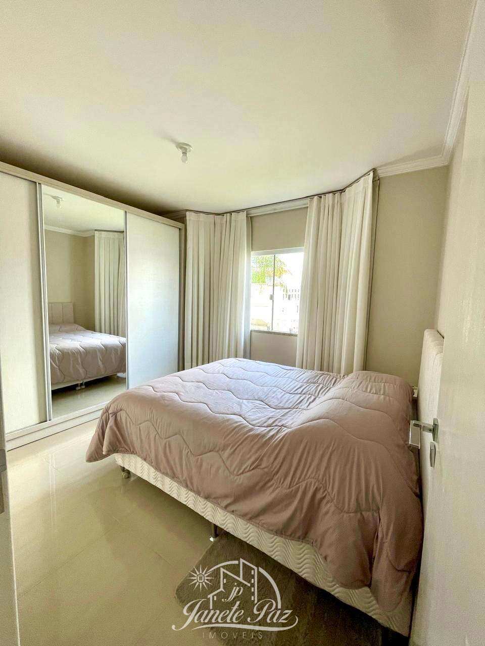  - Casa com 3 dormitórios em Tijucas SC