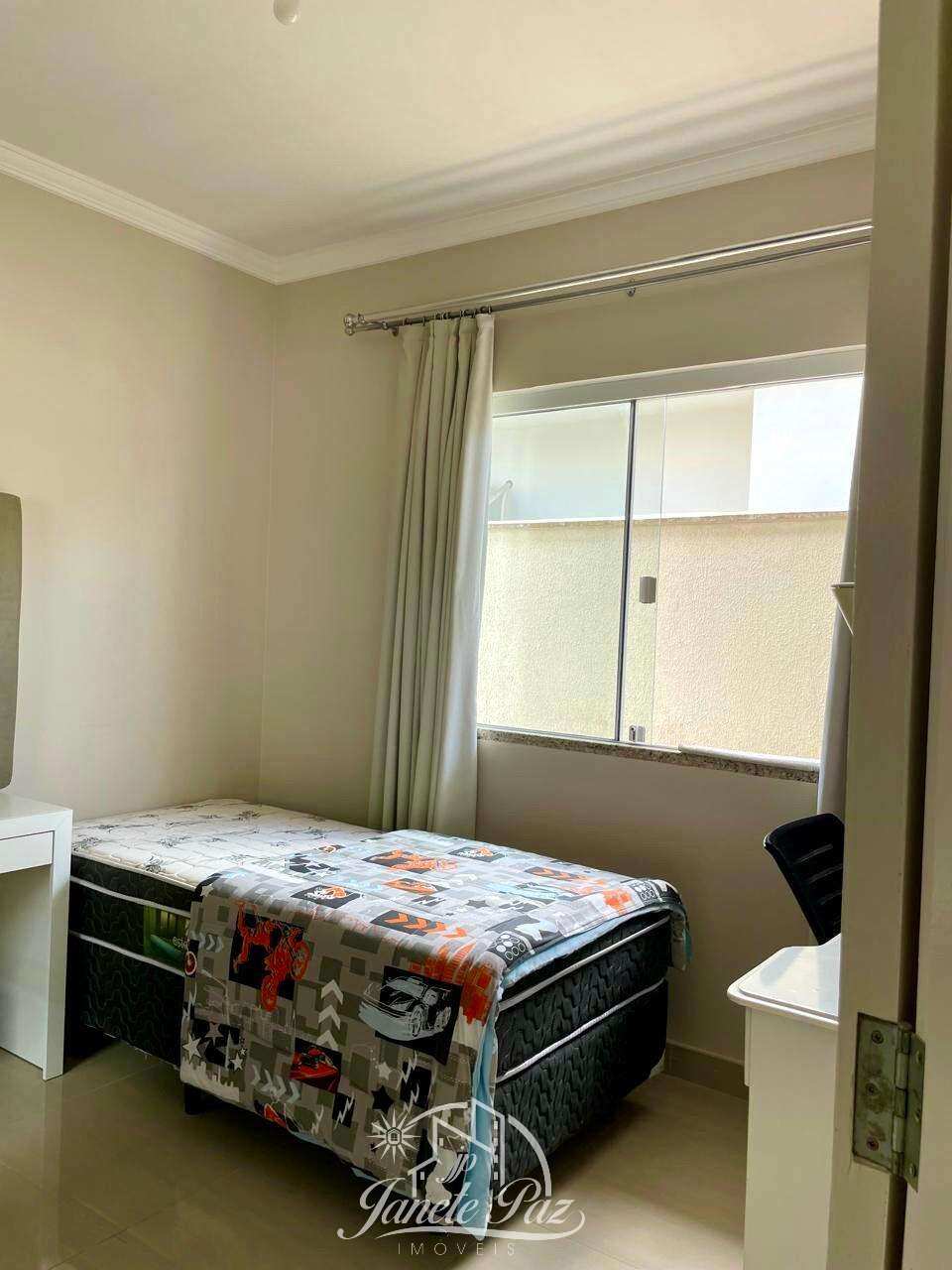 Casa à venda com 3 quartos, 90m² - ,