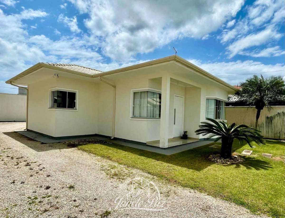 Casa à venda com 3 quartos, 90m² - ,