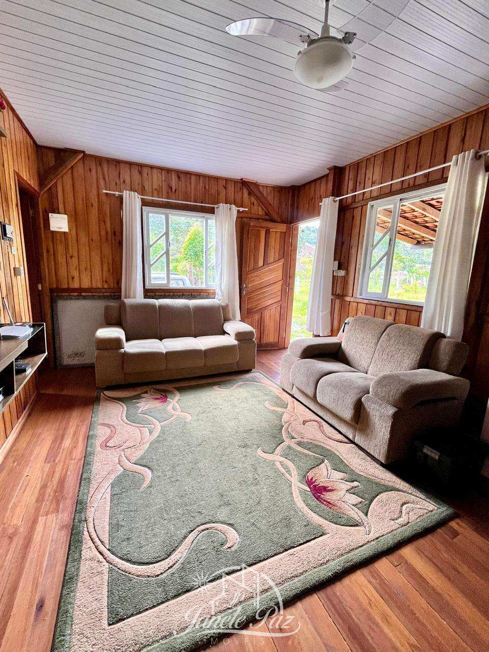  - Chácara à venda, com 3 quartos, 110m²m²