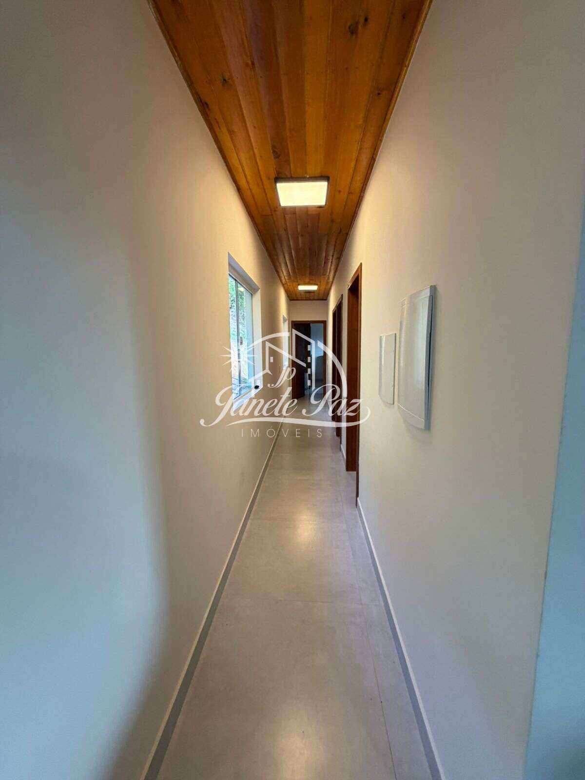  - Chácara à venda, com 3 quartos, 4.900m²m²