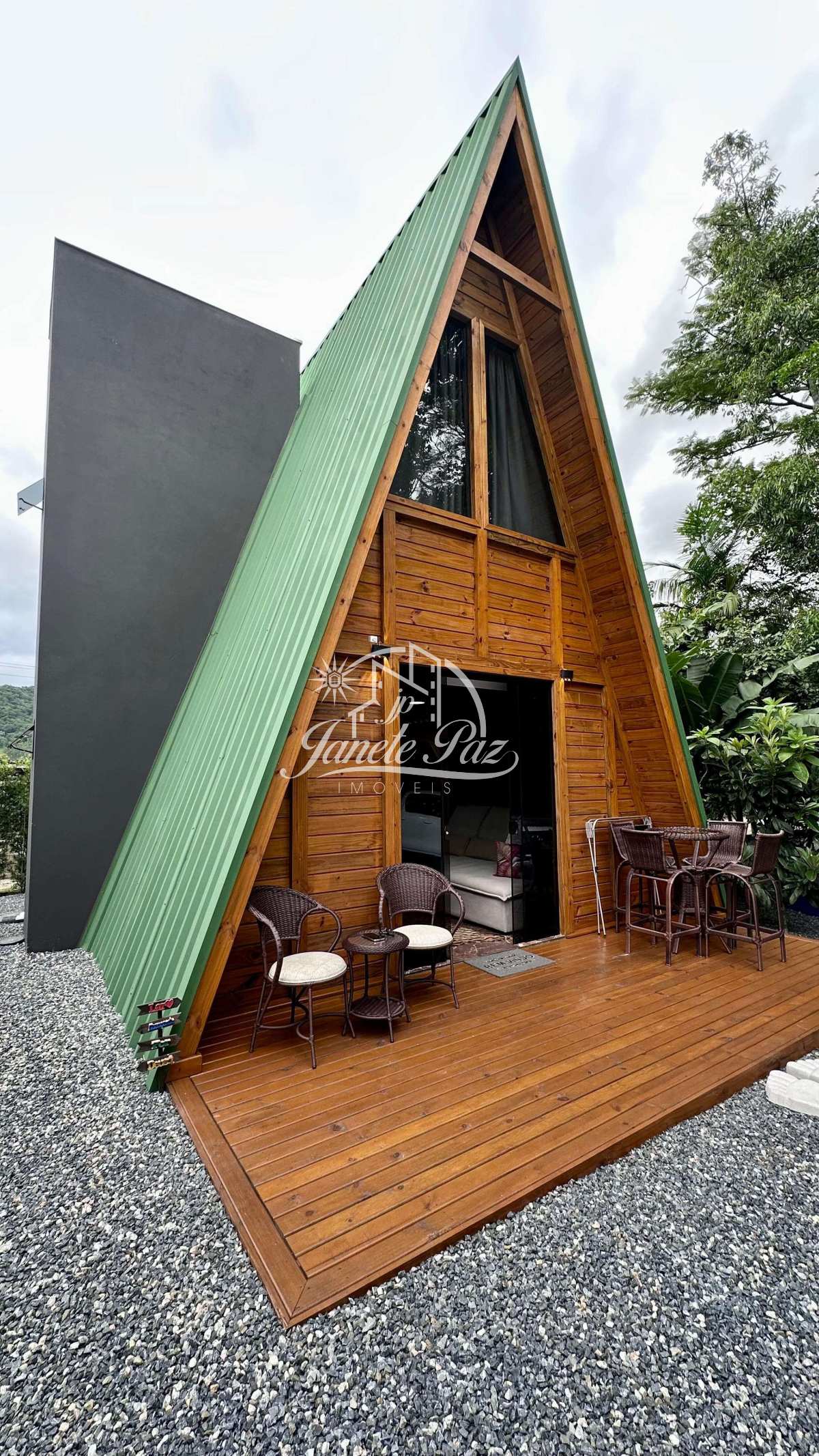 Chalé à venda com 2 quartos - ,