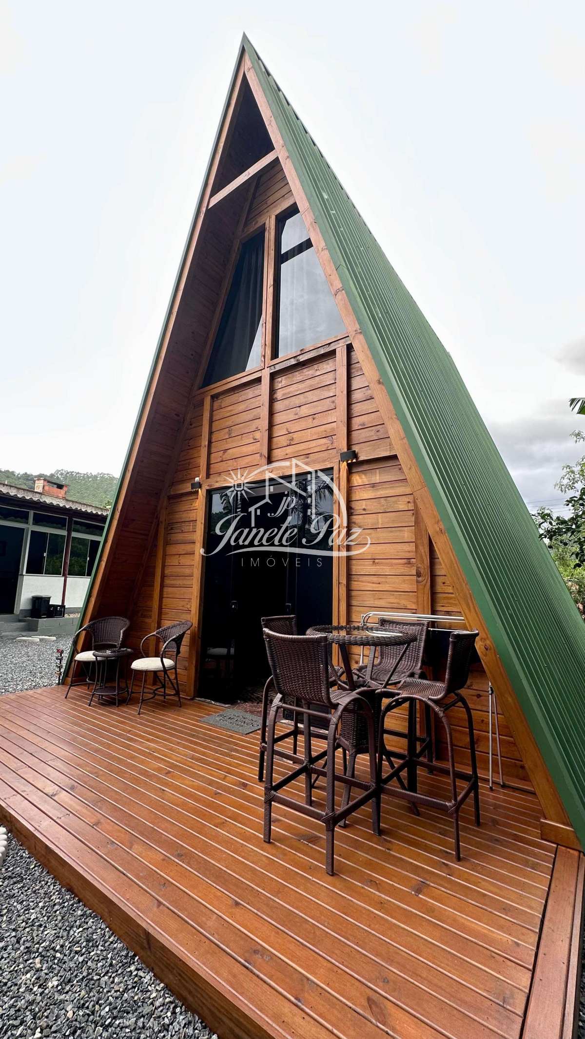 Chalé à venda com 2 quartos - ,