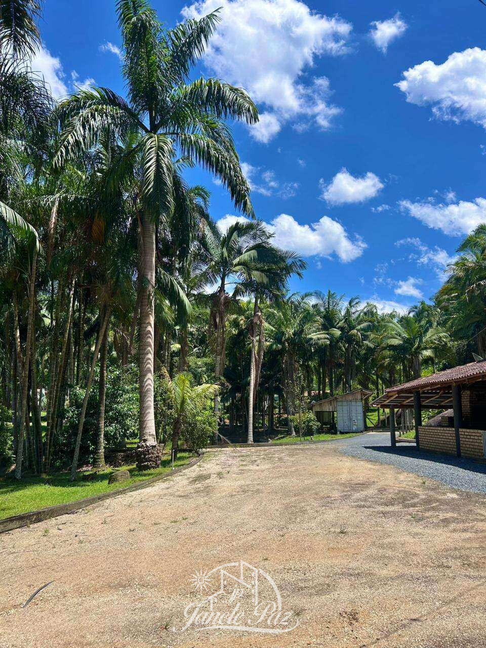  - Sítio à venda, com 2 quartos, 140 mm²