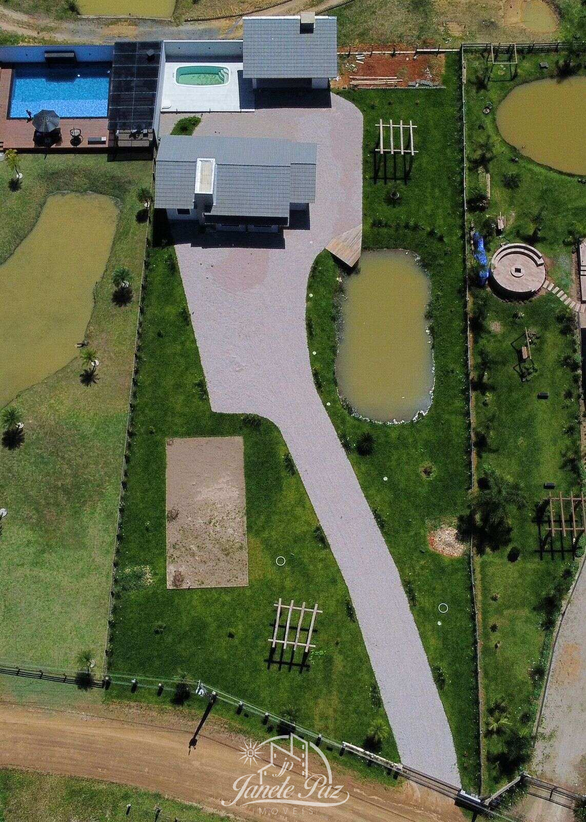  - Sítio à venda, com 3 quartos, 94m²m²