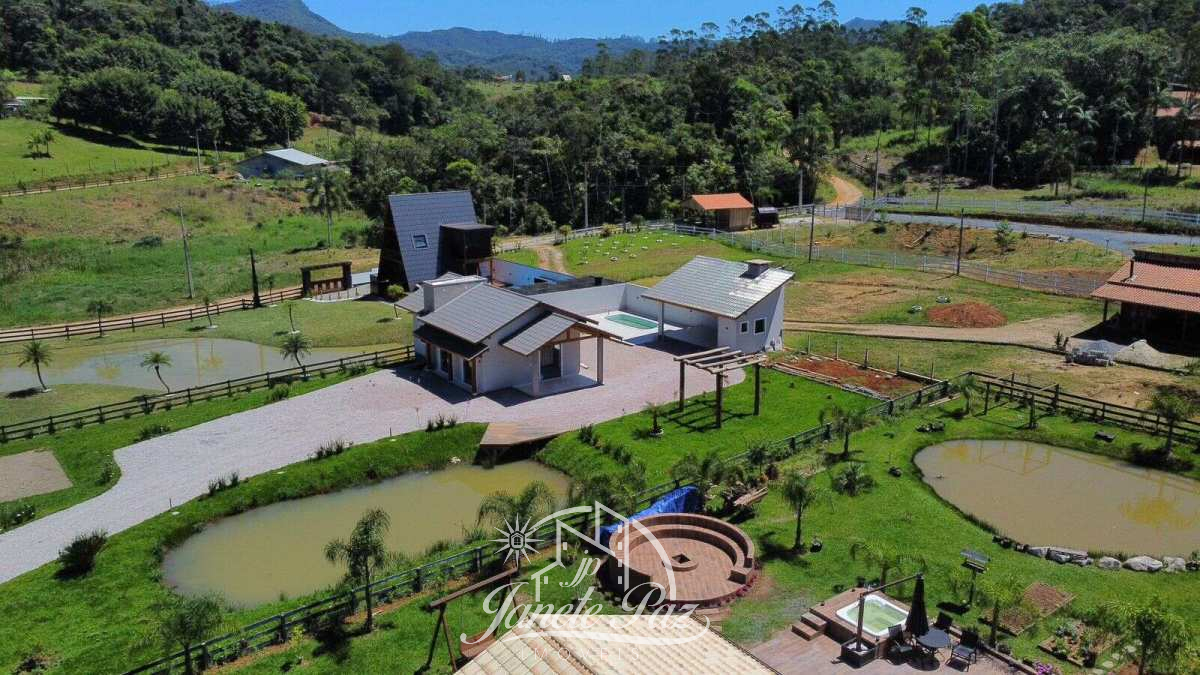 Sítio à venda com 3 quartos, 94m²m² - ,