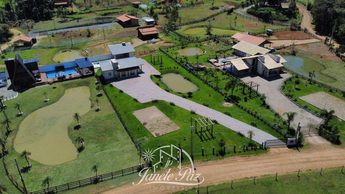  - Sítio à venda, com 3 quartos, 94m²m²