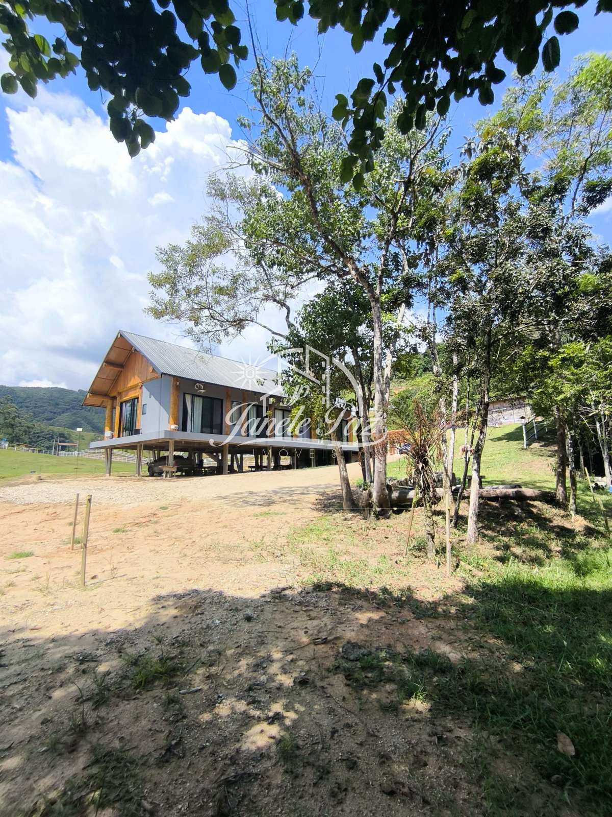 Sítio à venda com 5 quartos, 500m² - ,