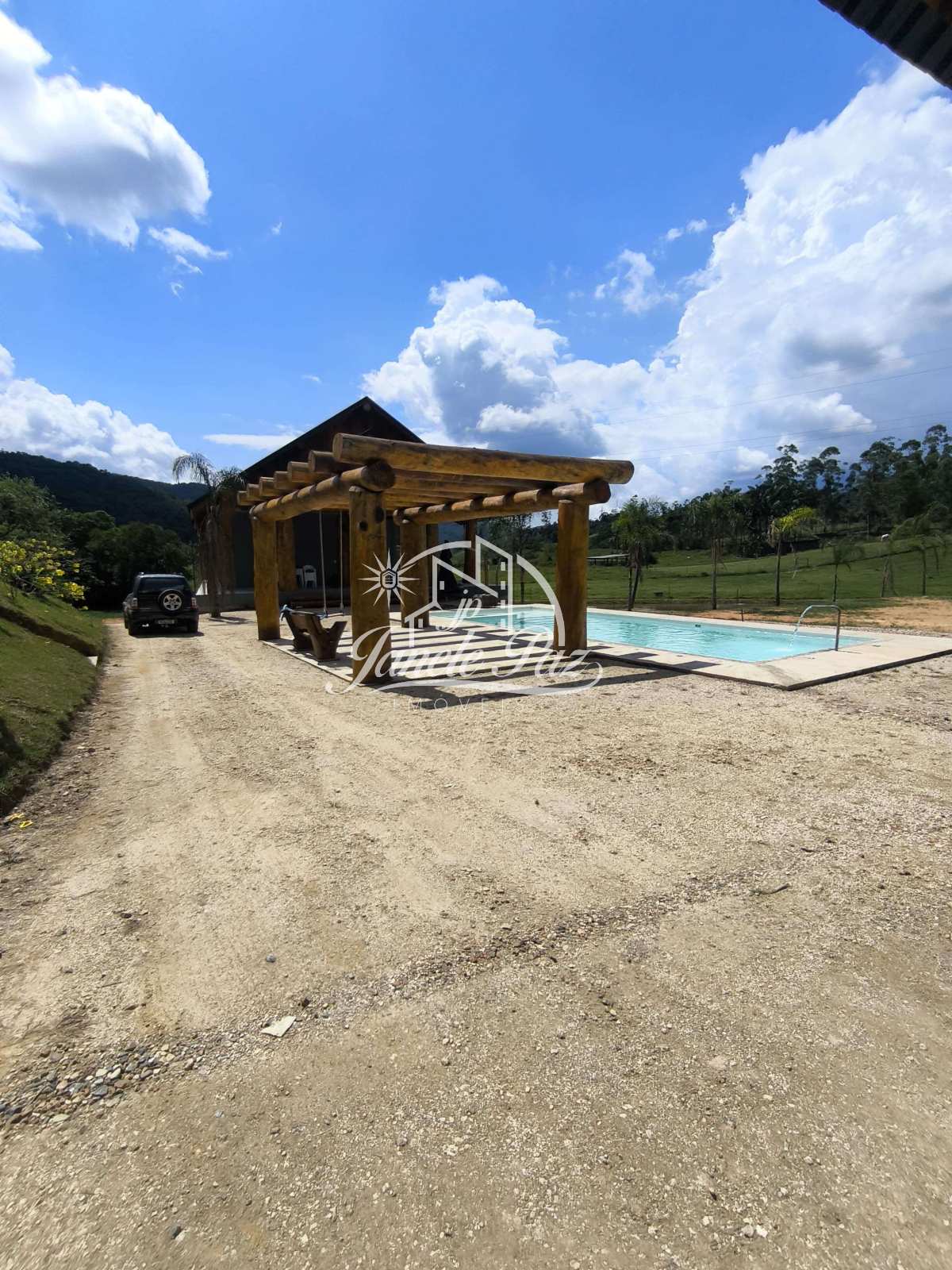 Sítio à venda com 5 quartos, 500m² - ,