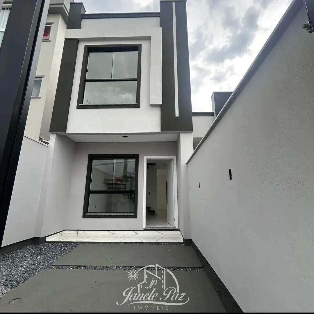 Sobrado à venda com 2 quartos - ,